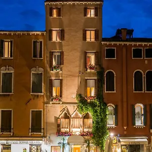 Santo Stefano Otel Venedik